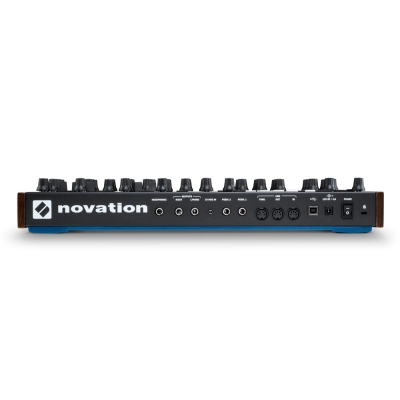 Sintezatorius Novation Peak