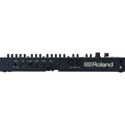 Roland JU-06A 