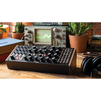 Moog Subharmonicon