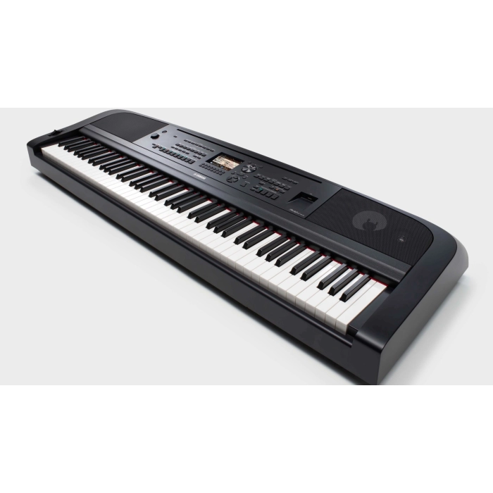 Skaitmeninis pianinas Yamaha DGX-670 B